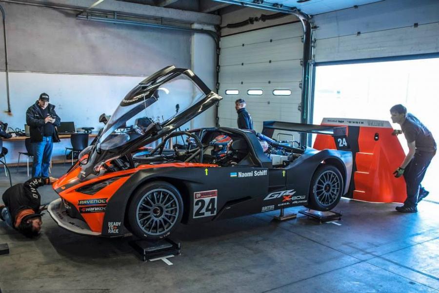  KTM X-Bow GT4 Race Car 2015 года  (фото 10 из 18)